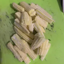Potong memanjang jagung muda