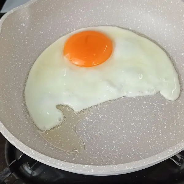 Ceplok telur.
