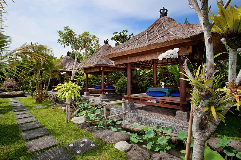 suasana di Bebek Tepi Sawah Restaurant