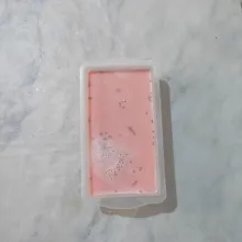 Tuang dalam cetakan puding. Biarkan dingin dan mengeras. Siap disajikan, potong sesuai selera.