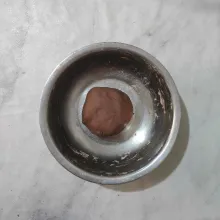 Uleni hingga adonan dapat dipulung.