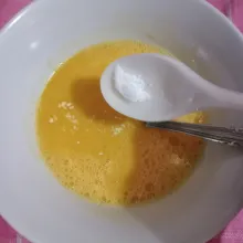 Beri lada, garam,kaldu bubuk