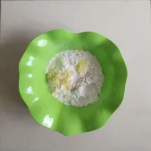 Masukan bawang putih, garam, kaldu bubuk, dan merica.