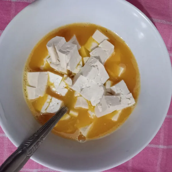 Tambahkan tahu