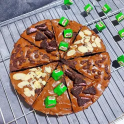 Pizza Fudgy Brownies Shiny Crust #1Resep1NasiBungkus