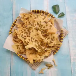 Peyek kacang hijau
