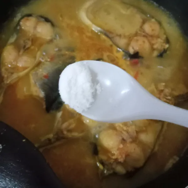 Bumbui gula, garam, kaldu bubuk.