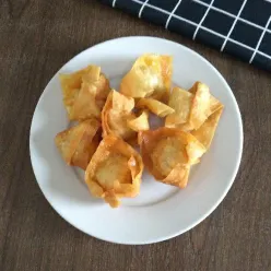 Pangsit Ayam Goreng