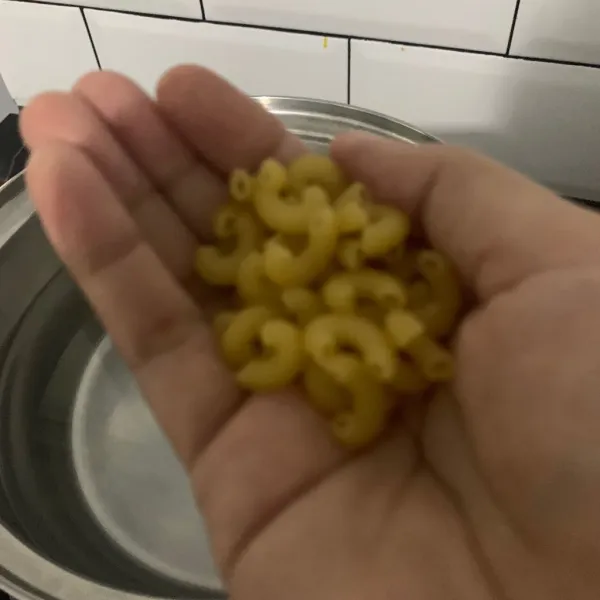 Masukkan makaroni