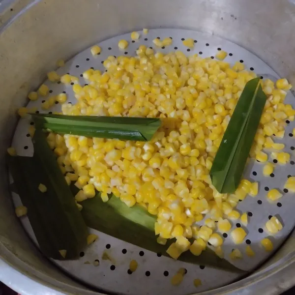 Kukus selama 15 menit.