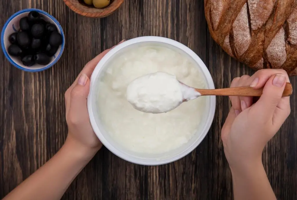 ilustrasi membuat butter cream tanpa mixer