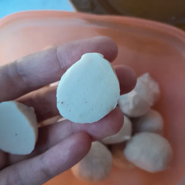 Bakso nya padat dan tidak lembek.