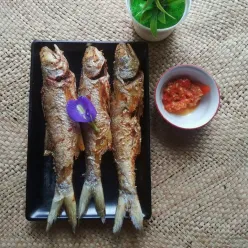 Ikan Laosan Bumbu Kemiri
