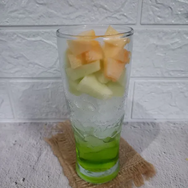 Masukkan juga buah blewah.