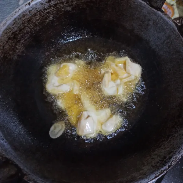 Goreng nangka, hingga matang.