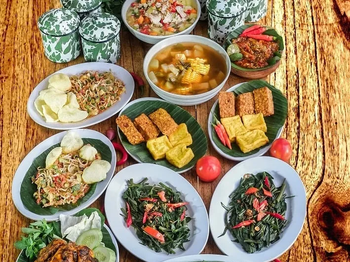 Tempat Makan Keluarga di Bogor cucurak warung sunda