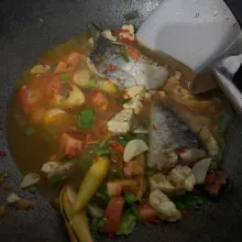 Potong tempe kecil-kecil masukkan.