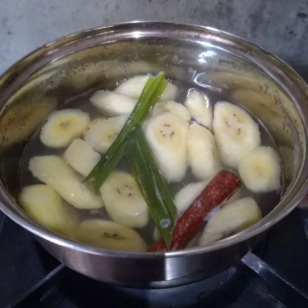 Terakhir, masukkan perasan jeruk nipis. Aduk dan sajikan.