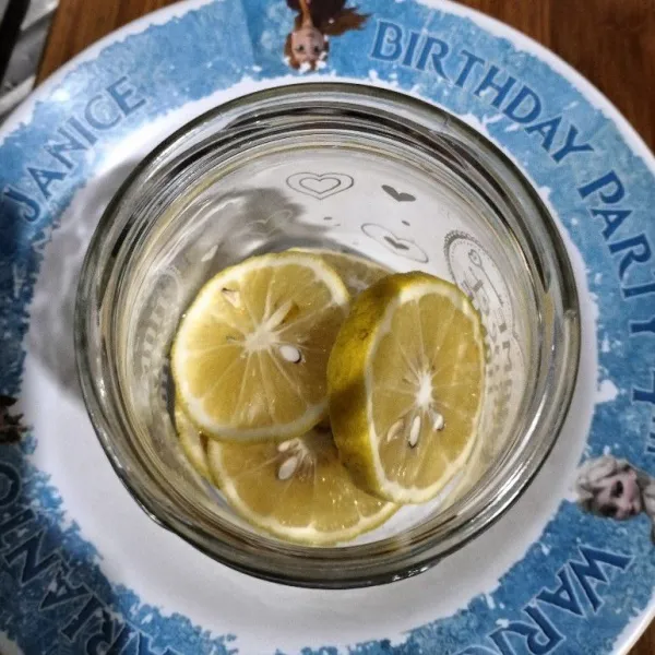 Resep Infused Water Lemon Madu Sederhana Rumahan di Yummy App