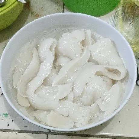 Siapkan jeli kelapa kw, yang sudah dikerok. Sisihkan.