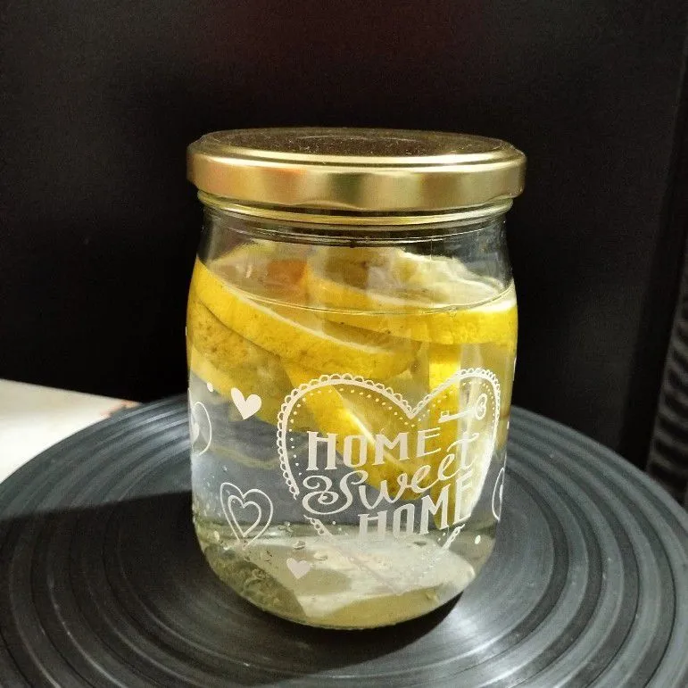 Infused Water Lemon Madu