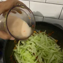 Beri santan aduk merata