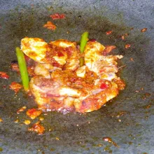 Aduk hingga rata, tambahkan air