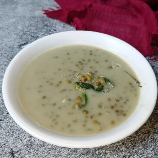 Pindahkan ke dalam mangkok dan siap disajikan.
