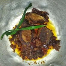 Kuah gula : masak semua bahan kuah gula, hingga gula larut dan mendidih, angkat.