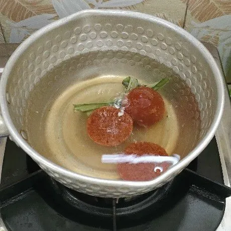 Siapkan sirup gula merah.