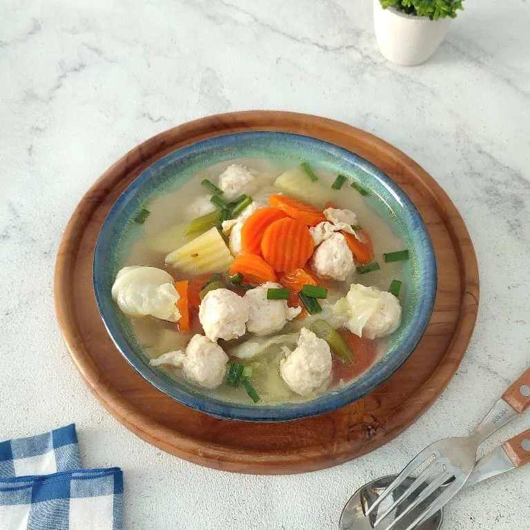 Sop Bola-Bola Ayam Sayuran