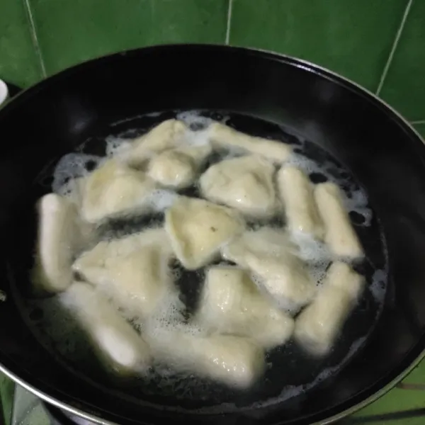 Rebus sekitar 20 menit atau sampai matang.