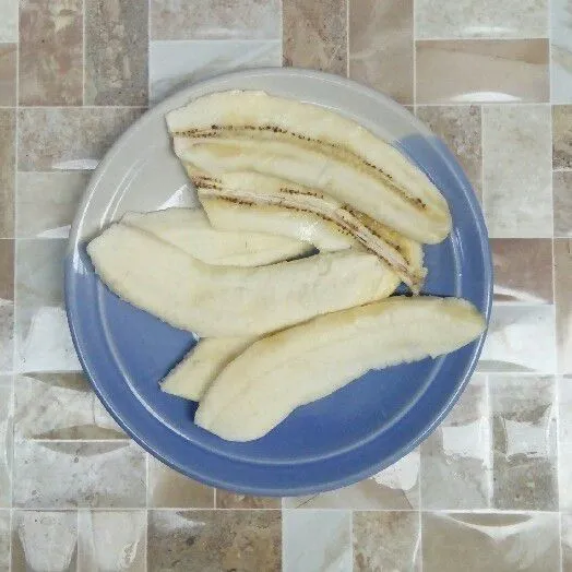 Potong pisang.