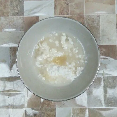 Masukkan air.