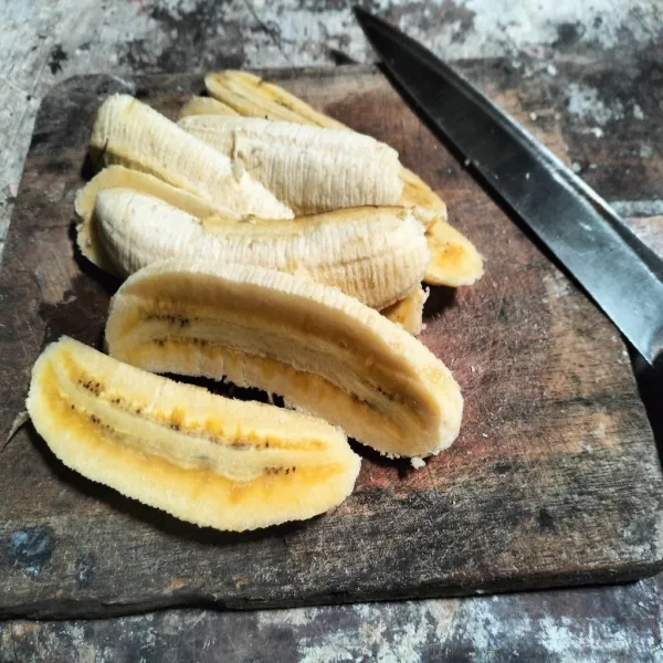 potong sebuah menjadi 3 bagian secara memanjang.
