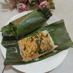 Nasi Bakar Ayam Suwir Kemangi