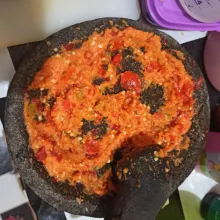 Siapkan bumbu halus lalu haluskan.