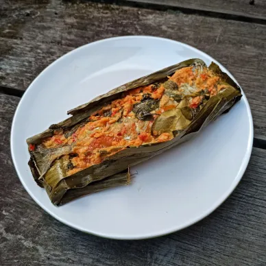 Pepes Ikan Selar Bawang Putih