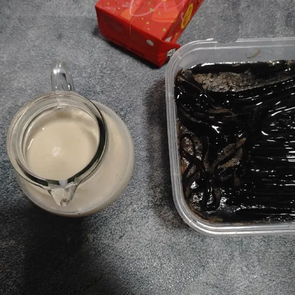 Siapkan bahan bahannya, untuk jelly serut memanjang.