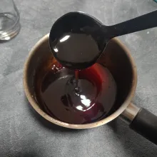Setelah gula larut, masukkan tepung maizena yang sudah dilarutkan dengan air. Masak sampai gula mengental, angkat dan biarkan dingin.