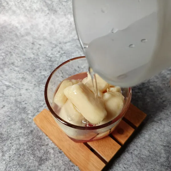 Tuang air matang secukupnya.