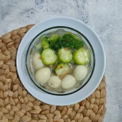 Sup Brokoli Oyong Telur Puyuh