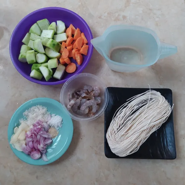 Siapkan bahan.
