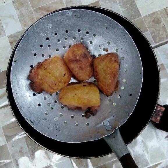Angkat dan tiriskan. Siap disajikan!