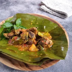 Pepes Jeroan Ayam