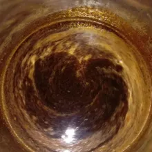 Kinca gula merah: masak sampai gula larut dan mendidih, matikan api dan biarkan hangat.