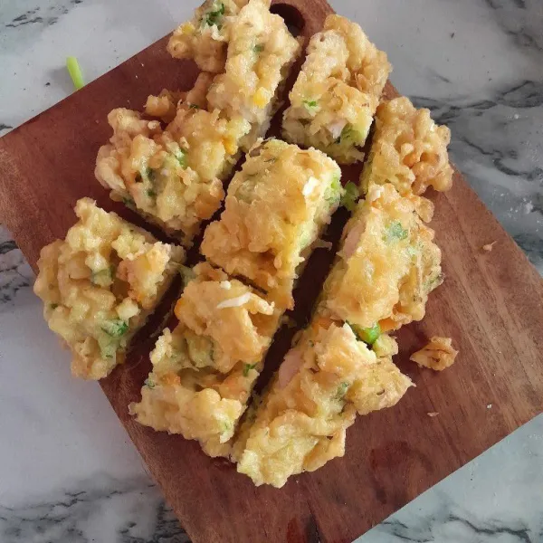 Potong fuyunghai sesuai selera.