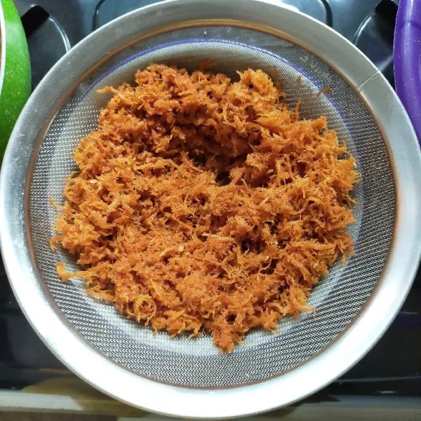 Kemudian angkat dan tiriskan.