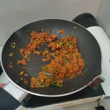 Tumis bumbu halus hingga wangi.