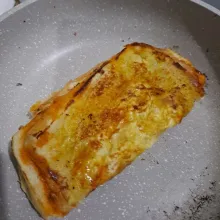 Lipat masukan ke kotak bekal atau potong potong.
